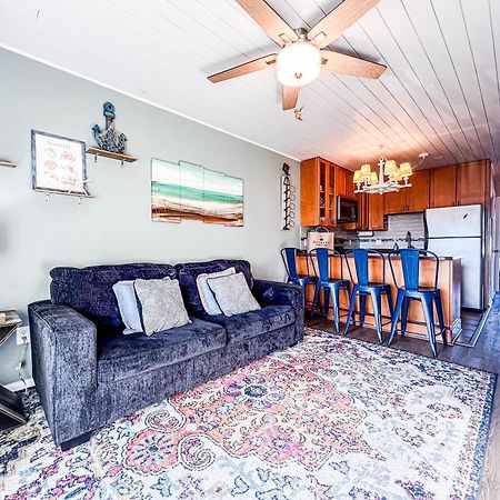 Cozy Beach Condo Sleeps 6 Pool Каролина Бийч Екстериор снимка