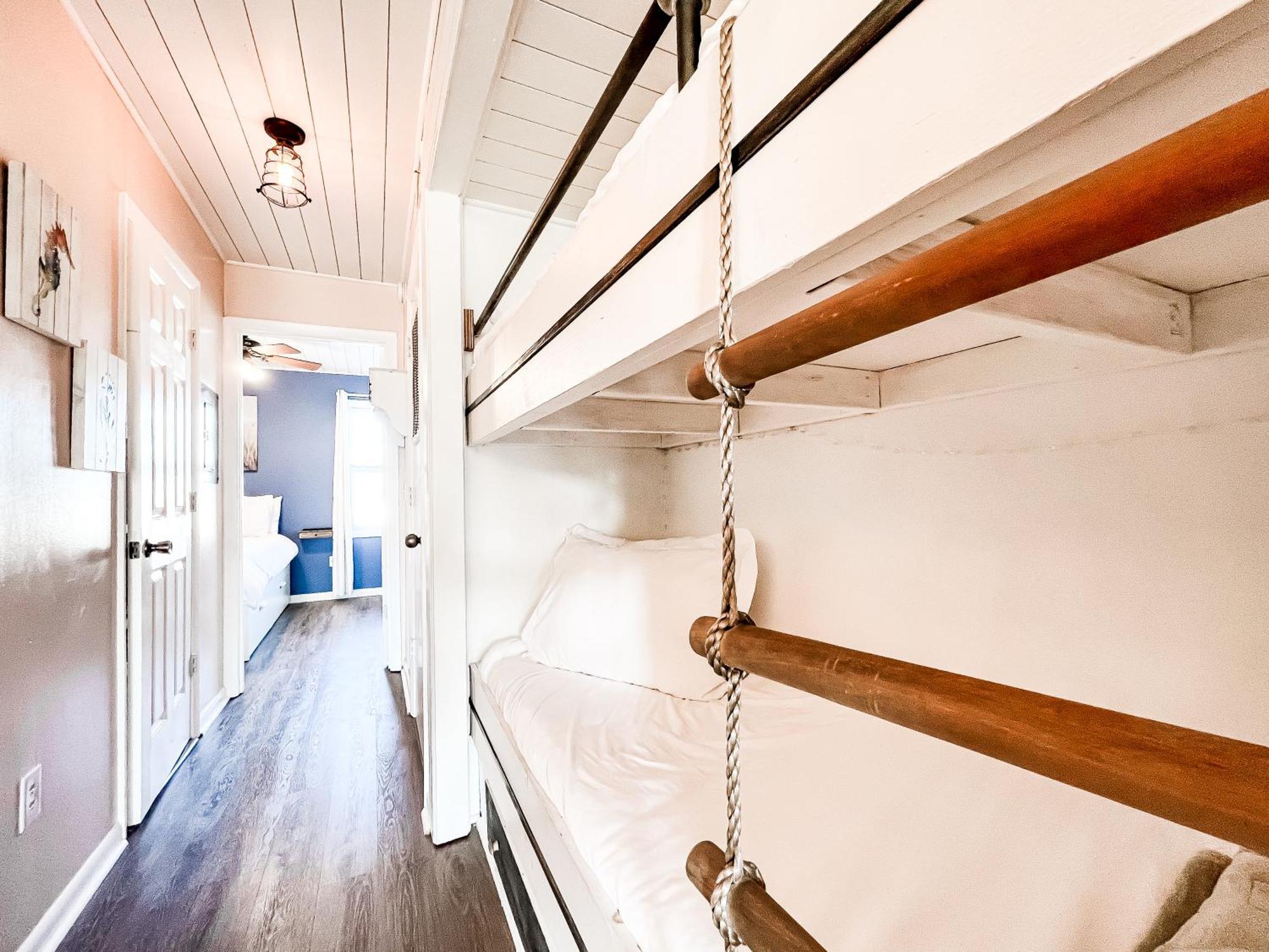 Cozy Beach Condo Sleeps 6 Pool Каролина Бийч Екстериор снимка