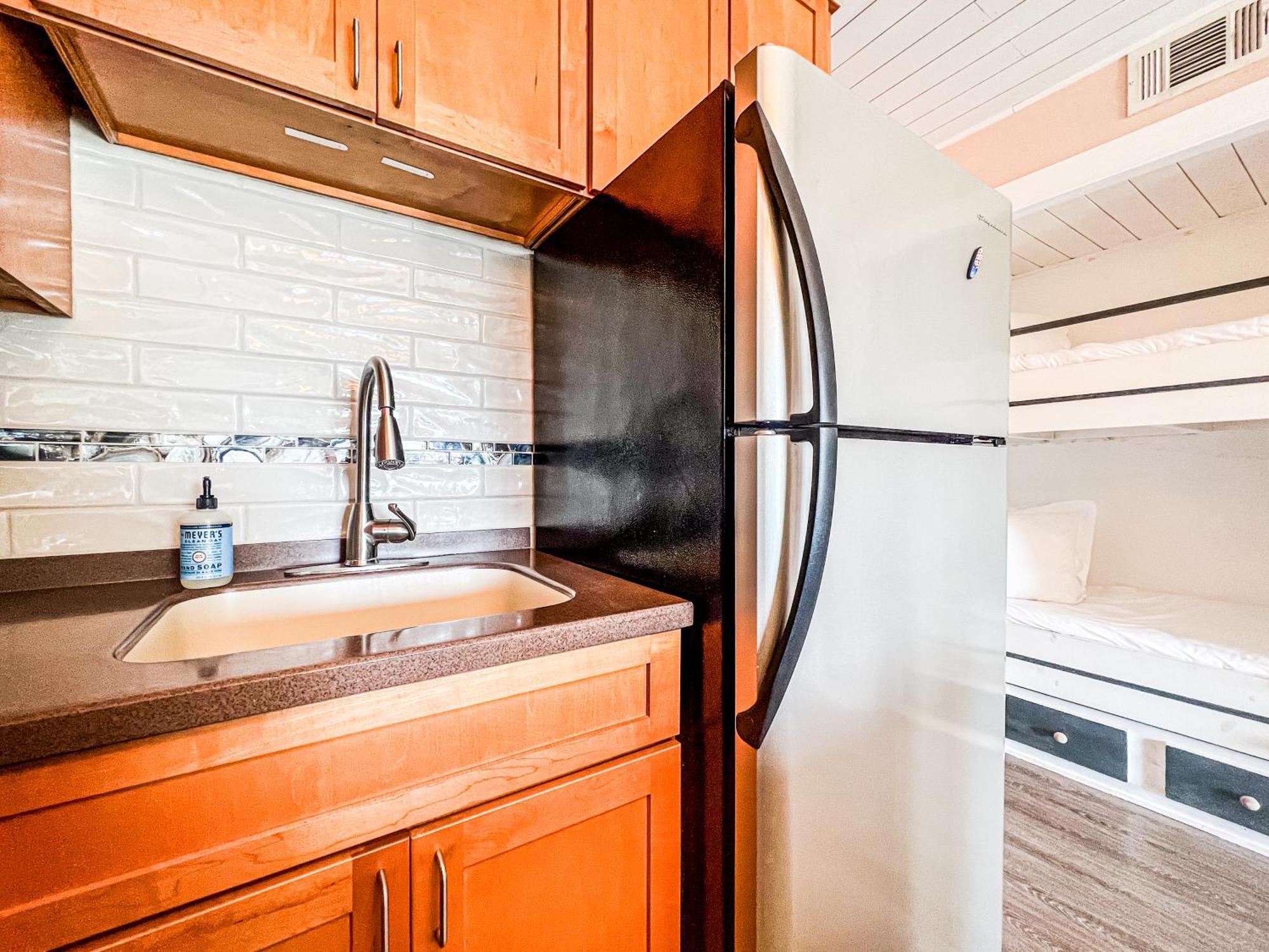 Cozy Beach Condo Sleeps 6 Pool Каролина Бийч Екстериор снимка