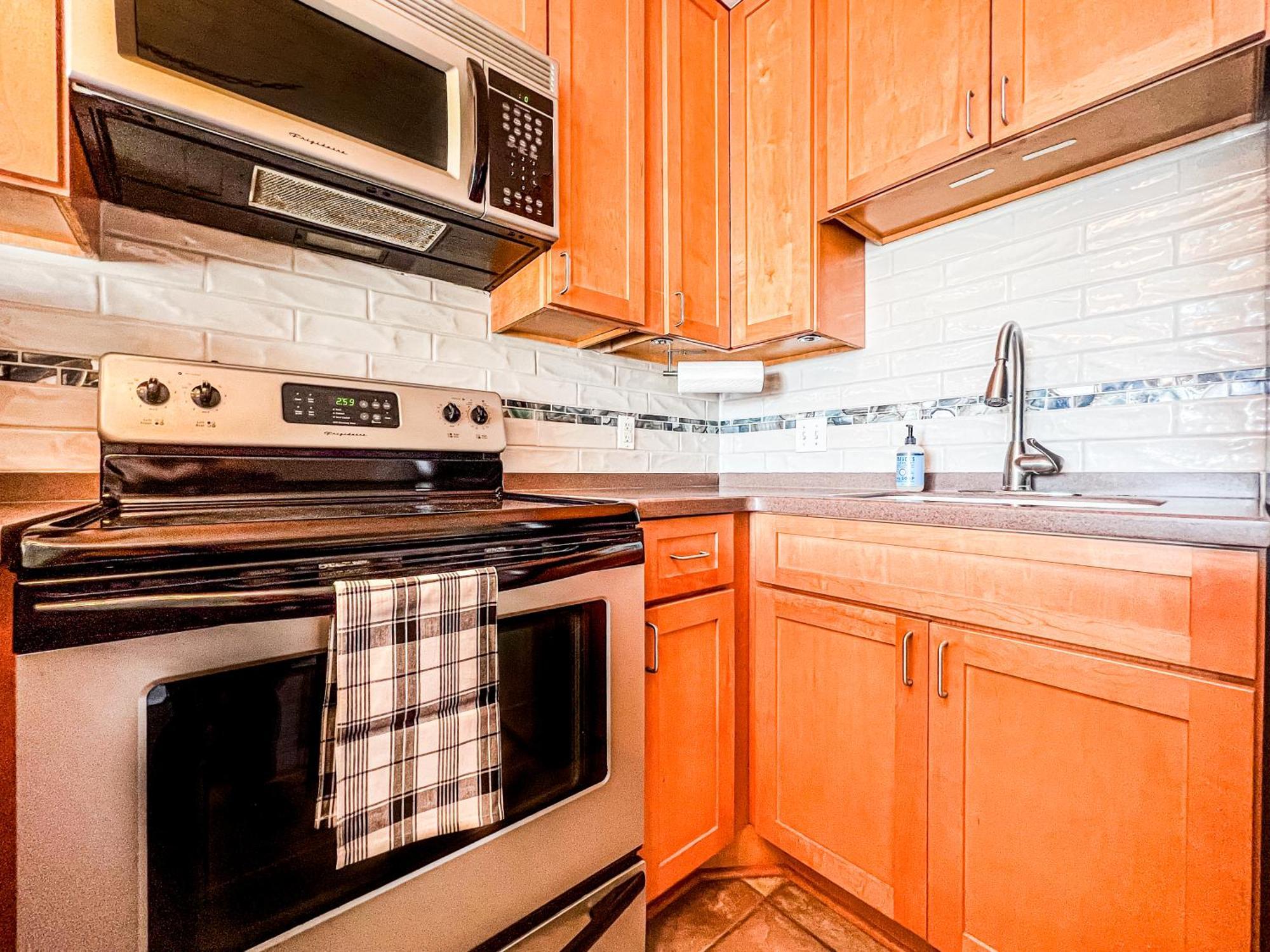 Cozy Beach Condo Sleeps 6 Pool Каролина Бийч Екстериор снимка